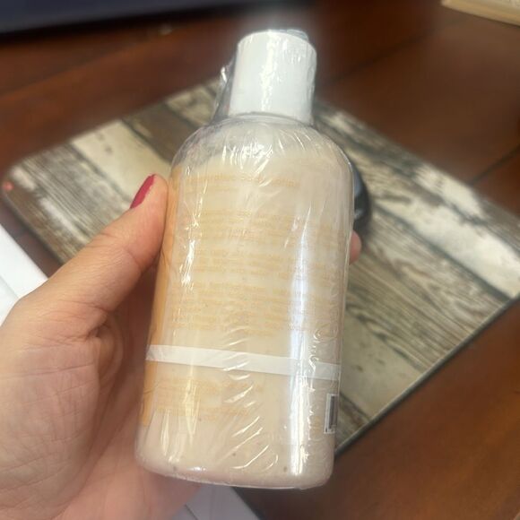 NEW SEALED *Crisp* Spiced Vanilla Body Lotion - Picture 3 of 4